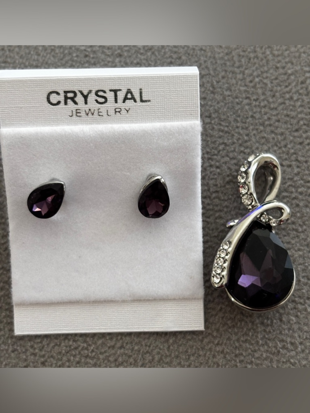 Pendant and Stud Earrings Set - Picture 2 of 5